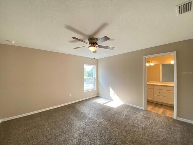 Building Photo - 6288 SW 151 Ln
