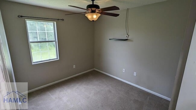 Building Photo - 1100 Pineland Ave