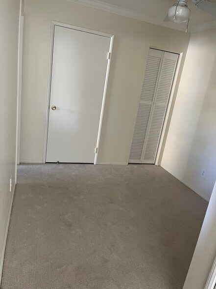 Building Photo - 10655 Lemon Ave