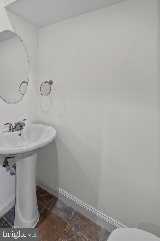 Building Photo - 402 E Fort Ave