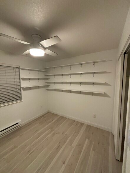 Building Photo - 1209 W Plum St