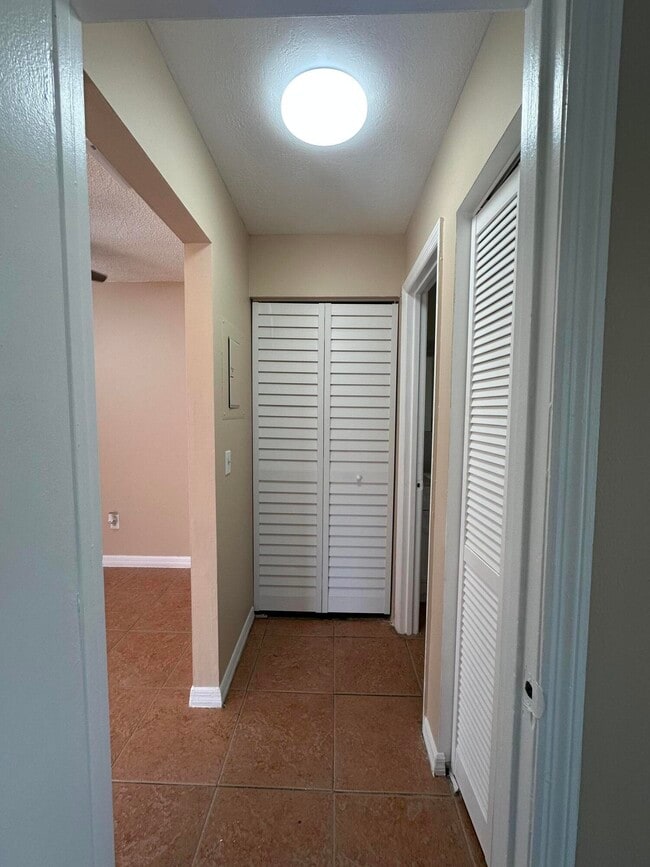 Building Photo - 958 Louisiana Ave