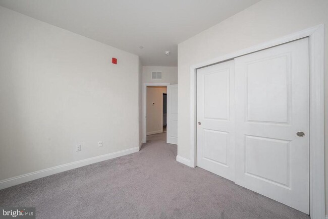 Building Photo - 220 Charles Ellis Dr