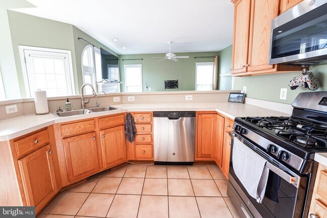 Building Photo - 6046 Smooth Stone Pl