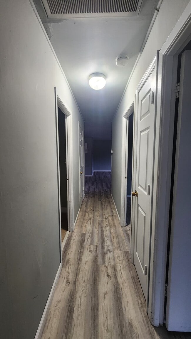 Building Photo - 20 Sussex Dr