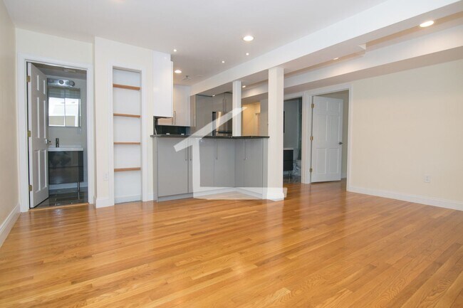 Building Photo - 1801 Beacon St