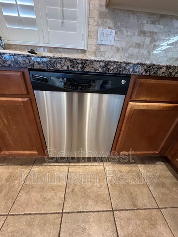 Building Photo - 4245 E Ficus Way