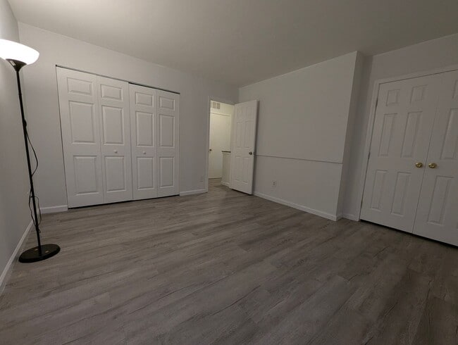 Building Photo - Relaxing 1 Bed 1 bath Townhome With Loft In Beautiful Sequoyah - Water Included