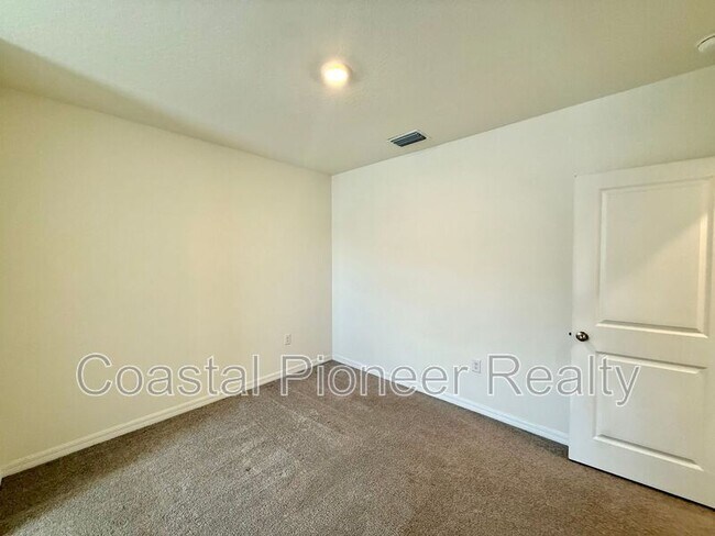 Building Photo - 32794 Pez Landing Ln