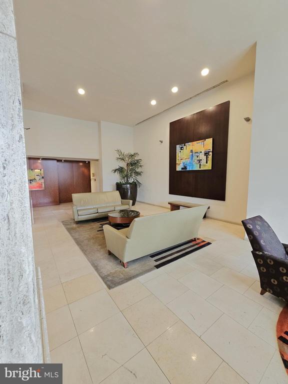 Building Photo - 301 N Beauregard St