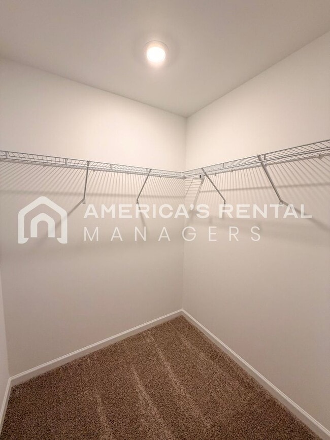 Building Photo - Stylish two level home with open concept l...