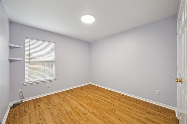 Building Photo - 3402 Fox Ct
