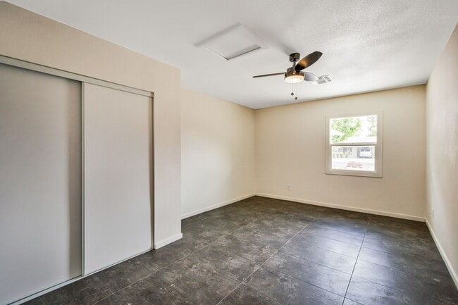 Building Photo - Spacious 6-Bedroom, 3.5-Bath Pool Home Near ASU Campus