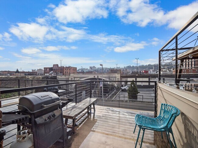 Building Photo - 401 W 1st Ave