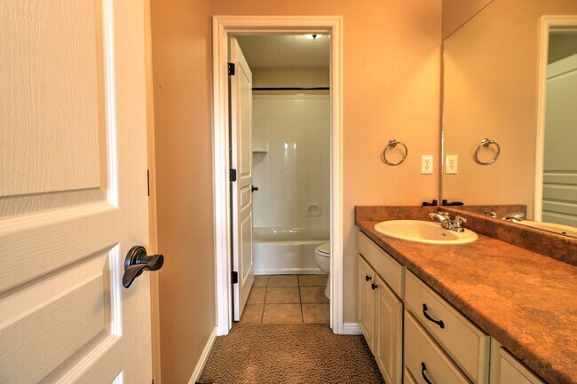 Building Photo - Great Lehi Home in the Colony Pointe Neigh...