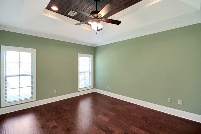 Building Photo - 114 Huber St