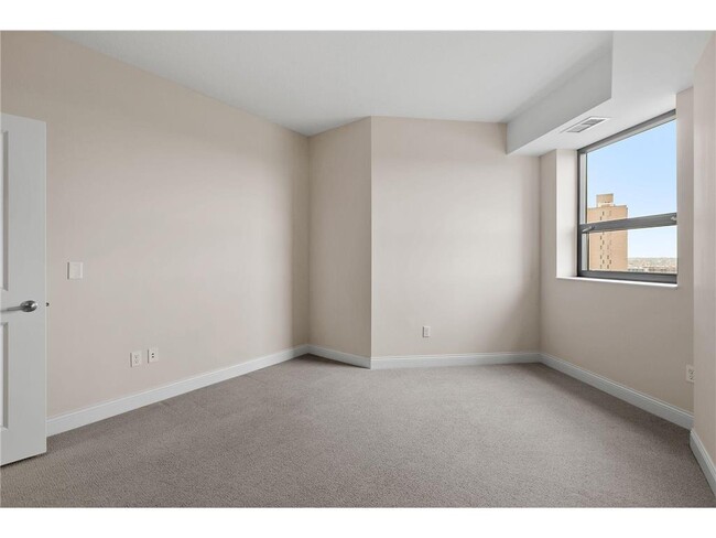 Building Photo - 100 3rd Ave S