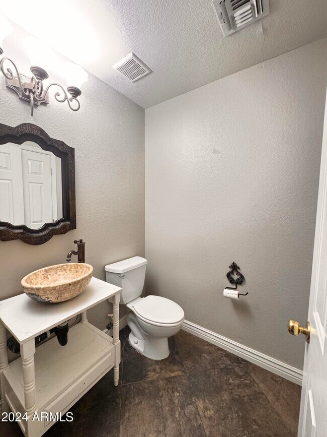 Building Photo - 1312 S Loback Ln