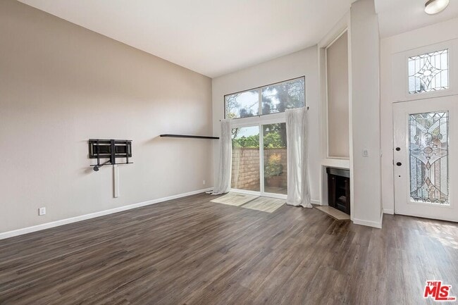 Building Photo - 13011 Mindanao Wy