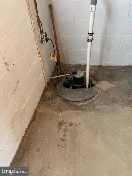 Building Photo - 5104 McFaul Rd