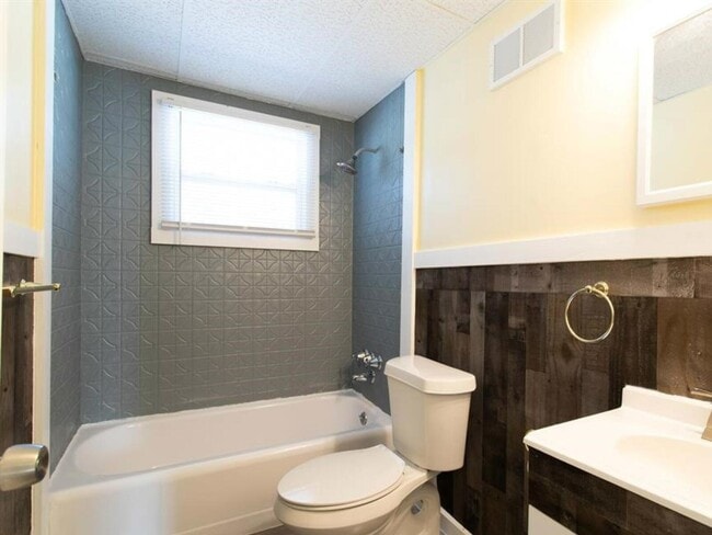 Building Photo - 14411 Knox Ave