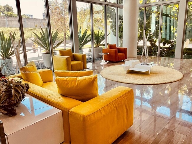 Building Photo - 1600 SW 1st Ave