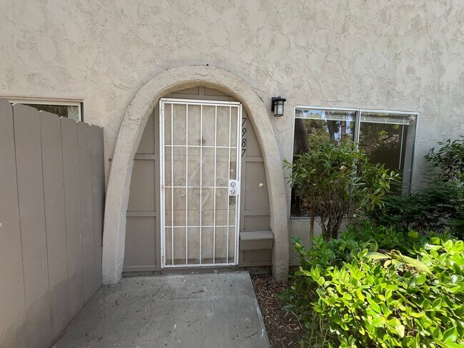 Building Photo - La Jolla Townhome For Rent