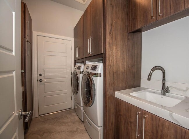 Building Photo - Luxury Unfurnished Single-Story Custom Home for Lease in Copper Ridge