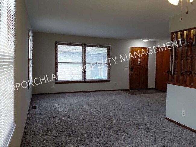 Building Photo - 3142 Kalamazoo Ave SE