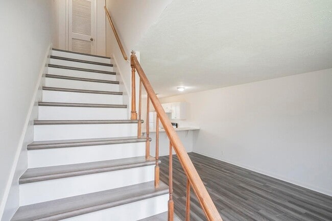 Building Photo - 1517 Meadow Bend Dr