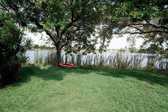 Building Photo - 3504 Waterview Cir
