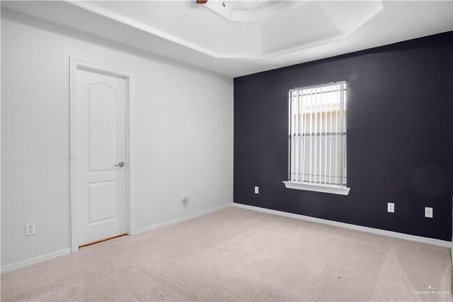 Building Photo - 15 West Dr