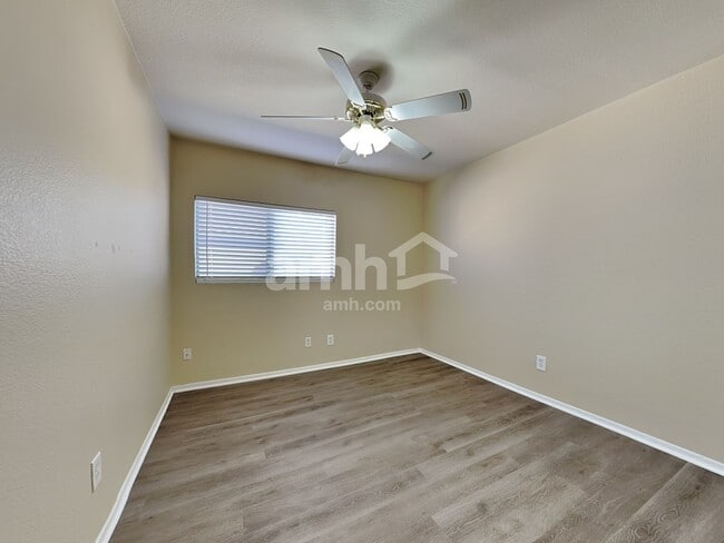 Building Photo - 15617 W Caribbean Ln