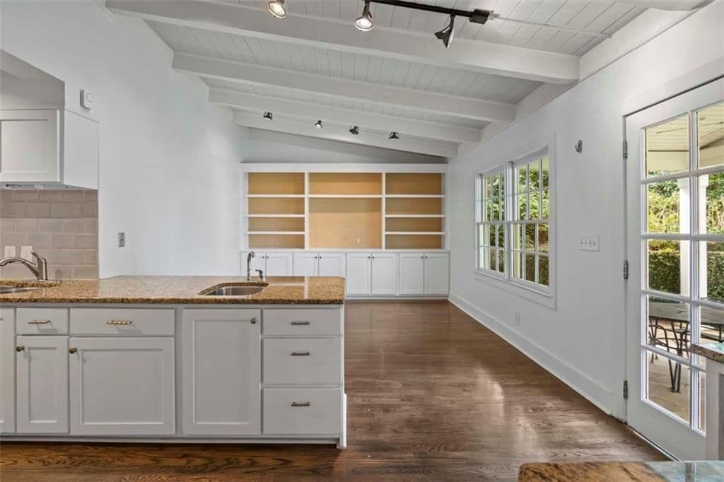 Building Photo - 1400 N Morningside Dr NE