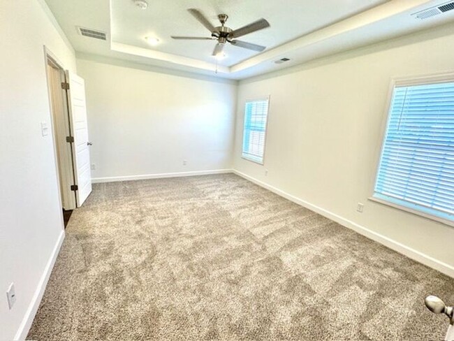 Building Photo - Move - In Special! Now Leasing a 4-Bedroom...