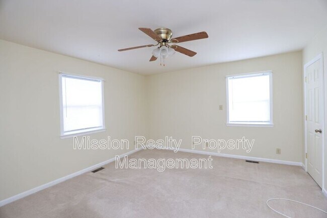 Building Photo - 8707 Mapleton Rd