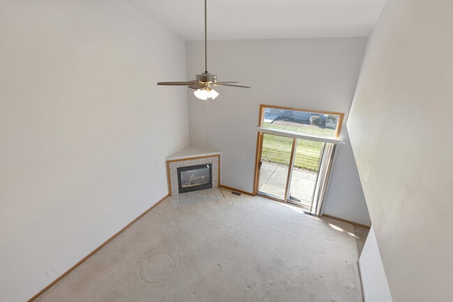 Building Photo - 820 Adam Ln