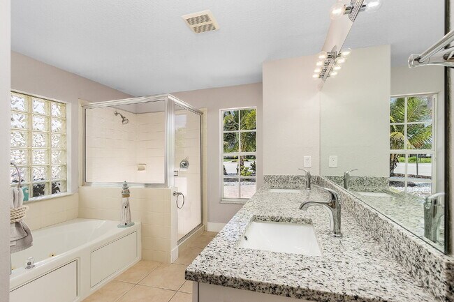 Building Photo - 2211 Surfside Blvd