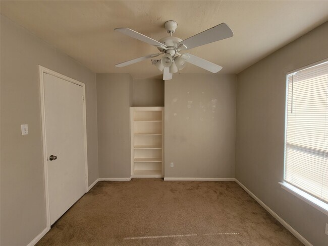 Building Photo - 20918 Park Pine Ln