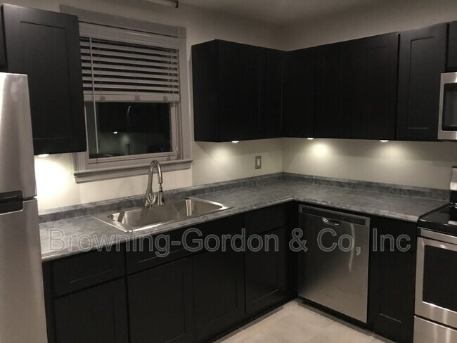 Building Photo - 2915 Selena Dr