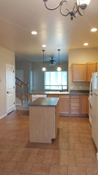 Building Photo - 2928 Paula Ln