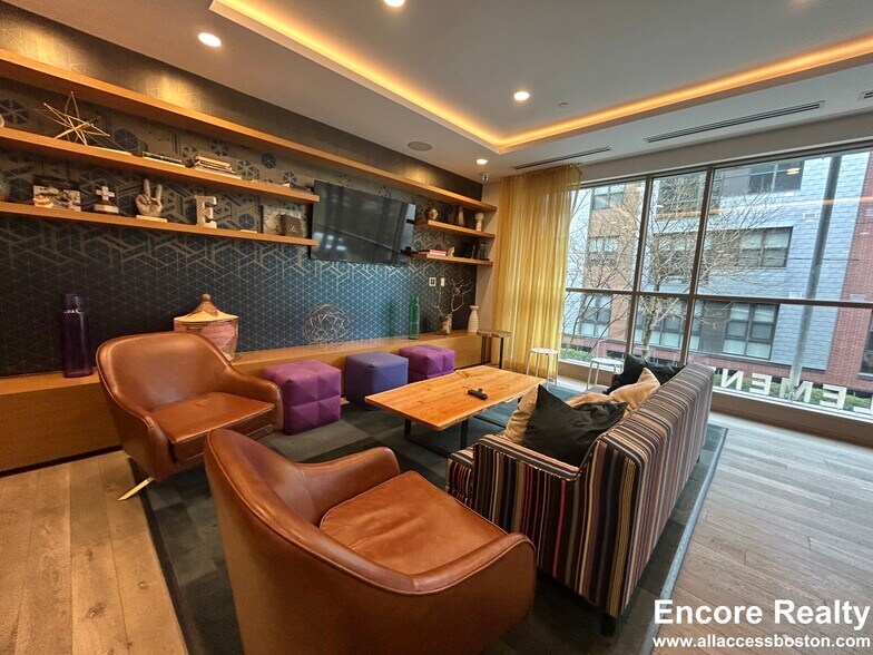 Building Photo - 65 Brainerd Rd