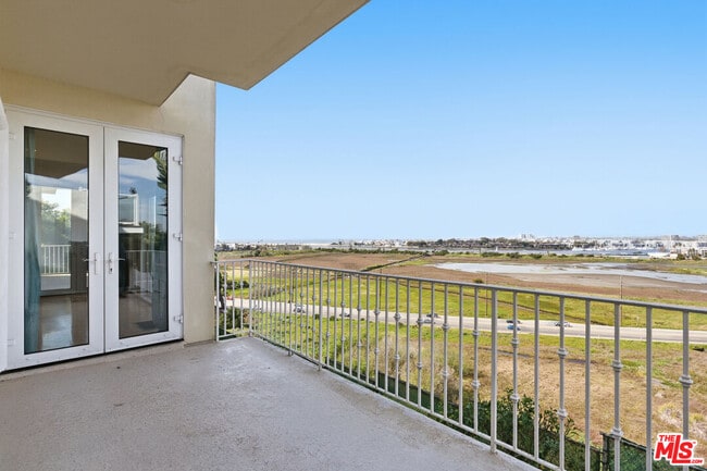 Building Photo - 8120 Billowvista Dr