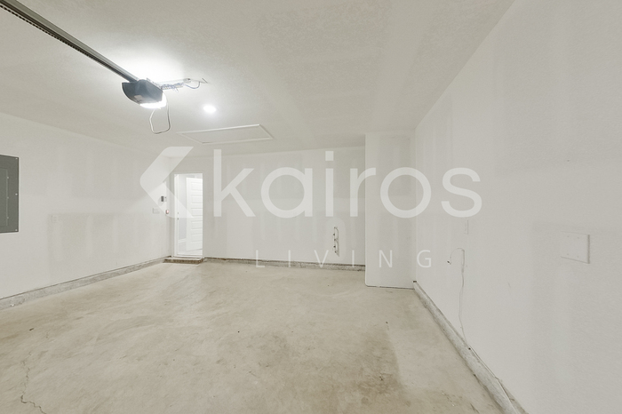 Building Photo - 131 Swallowtail Ln