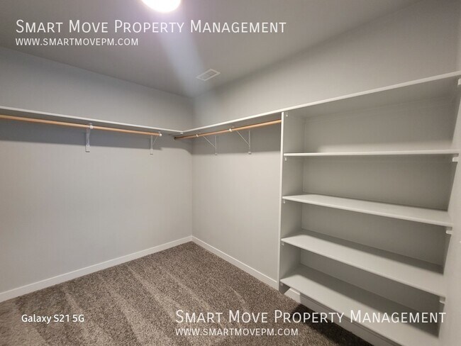 Building Photo - 6322 N Seacliff Ave