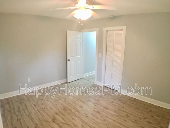 Building Photo - 2066 St Lukes Dr