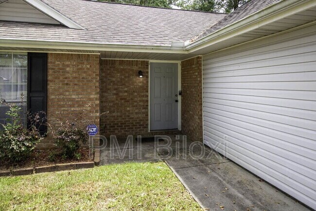 Building Photo - 776 Whitney Dr