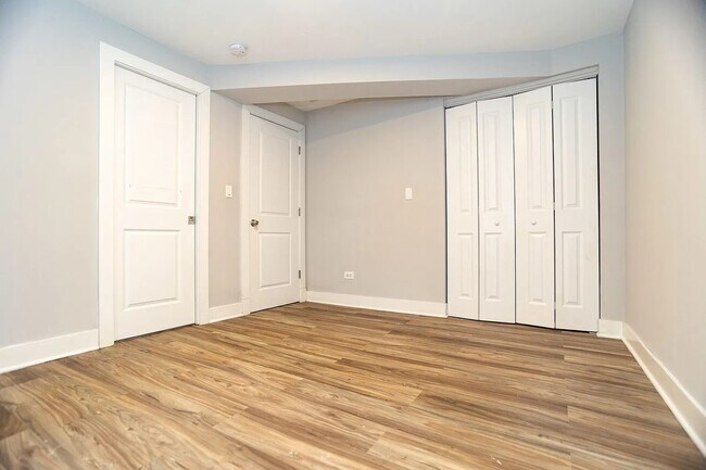 Building Photo - 4906 N Rockwell St