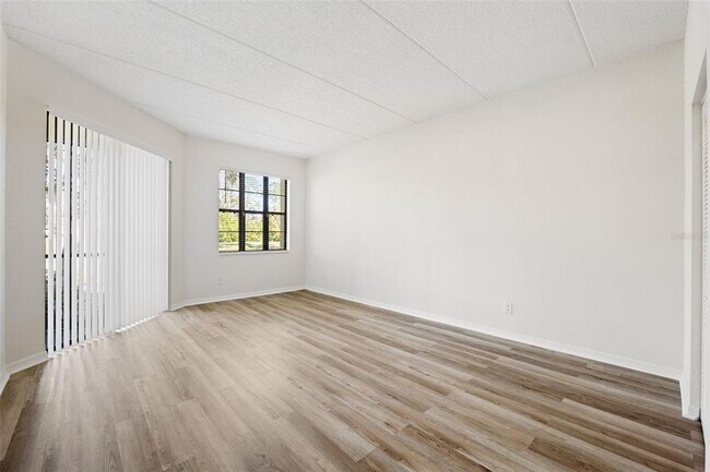 Building Photo - 121 Lindsay Ln