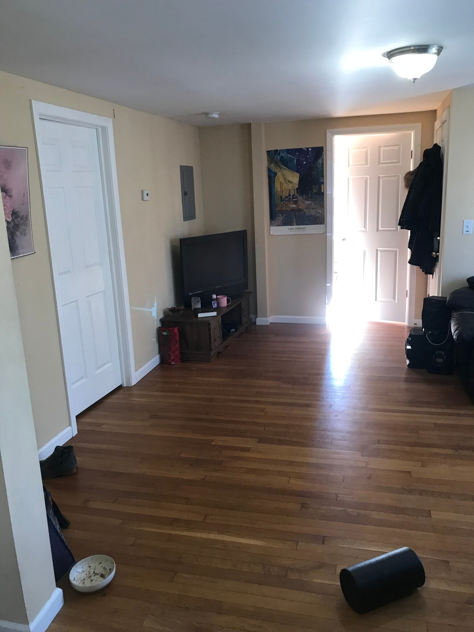 Building Photo - 237 Valley St